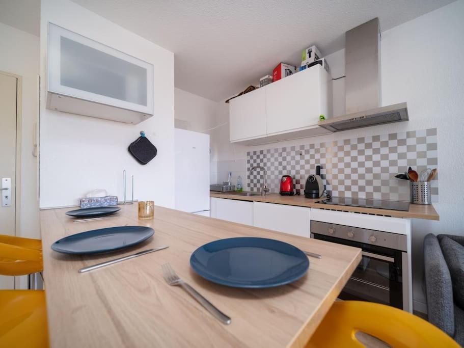 Appartement Tout Equipe Climatise Terrasse Hopital De La Timone Marseille Eksteriør billede